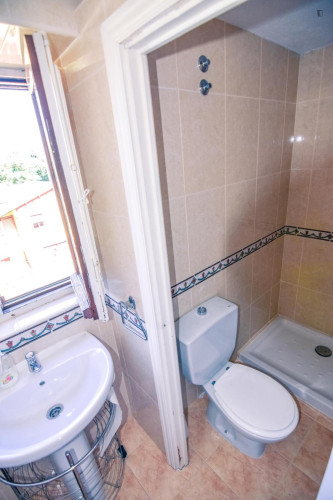 Comfortable single bedroom near the Faculty of Psychology - Gallery - 14