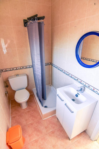 Charming single bedroom near the Faculty of Psychology - Gallery - 12