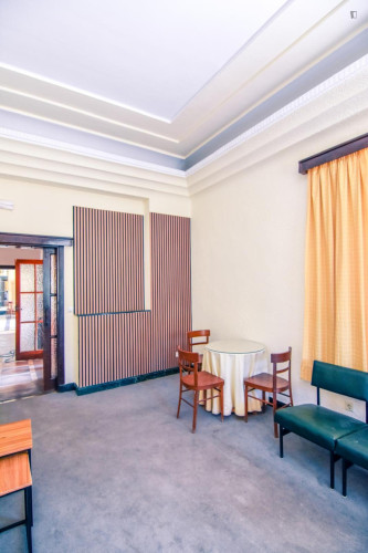 Welcoming single bedroom near the Faculty of Psychology - Gallery - 8