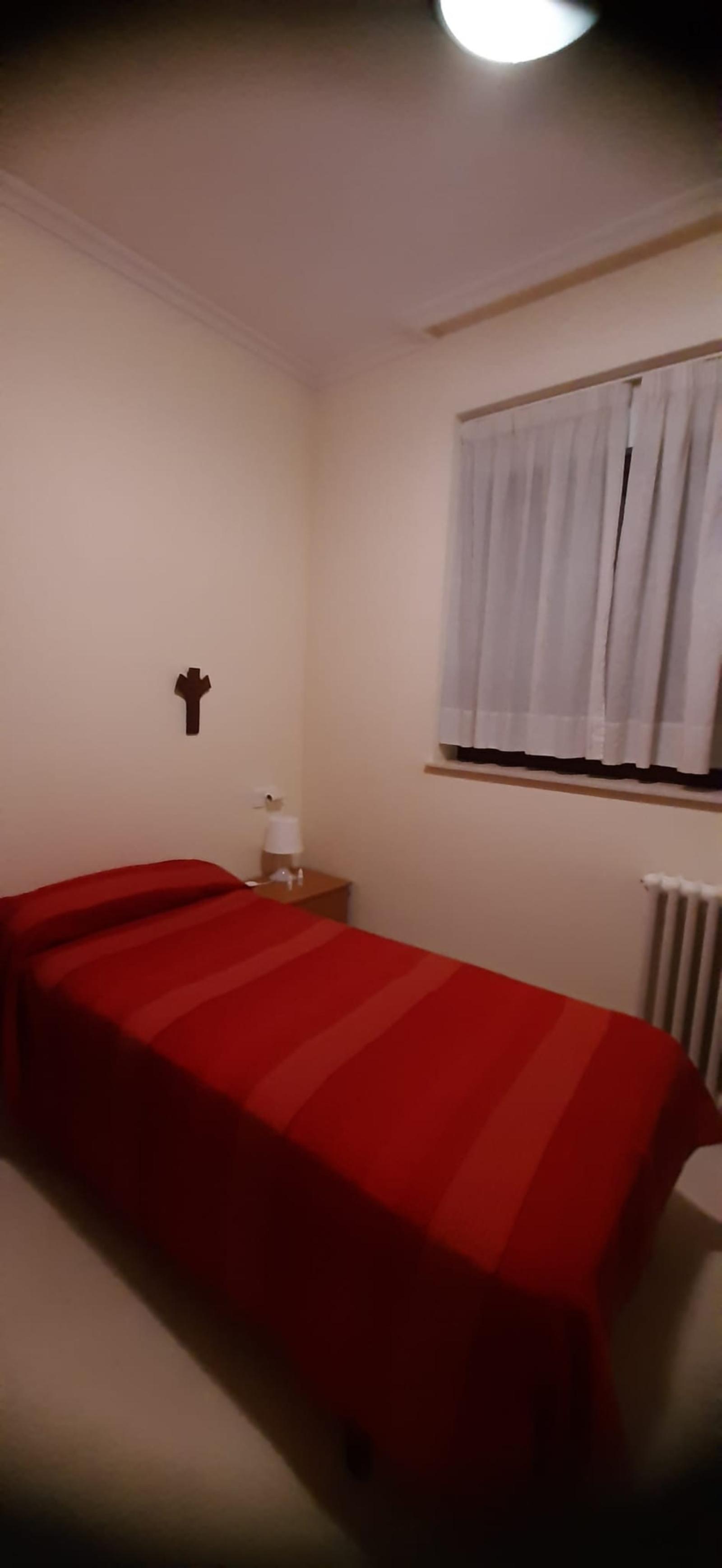 Welcoming Single Bedroom Near The Faculty Of Psychology - 1