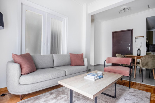 Comfy 2-bedroom flat near the Evangelismos subway station - Gallery - 13