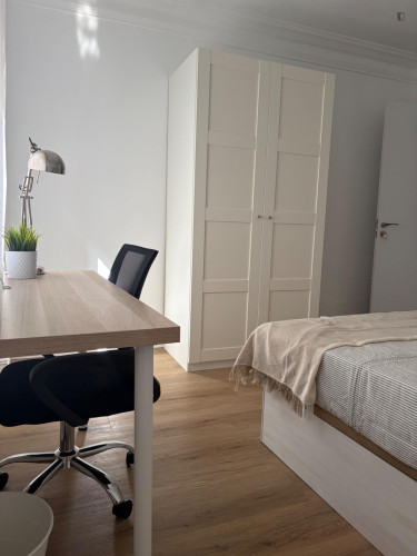 Appealing 4-bedroom apartment near Universidad de Zaragoza