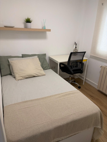 Appealing 4-bedroom apartment near Universidad de Zaragoza - Gallery - 10