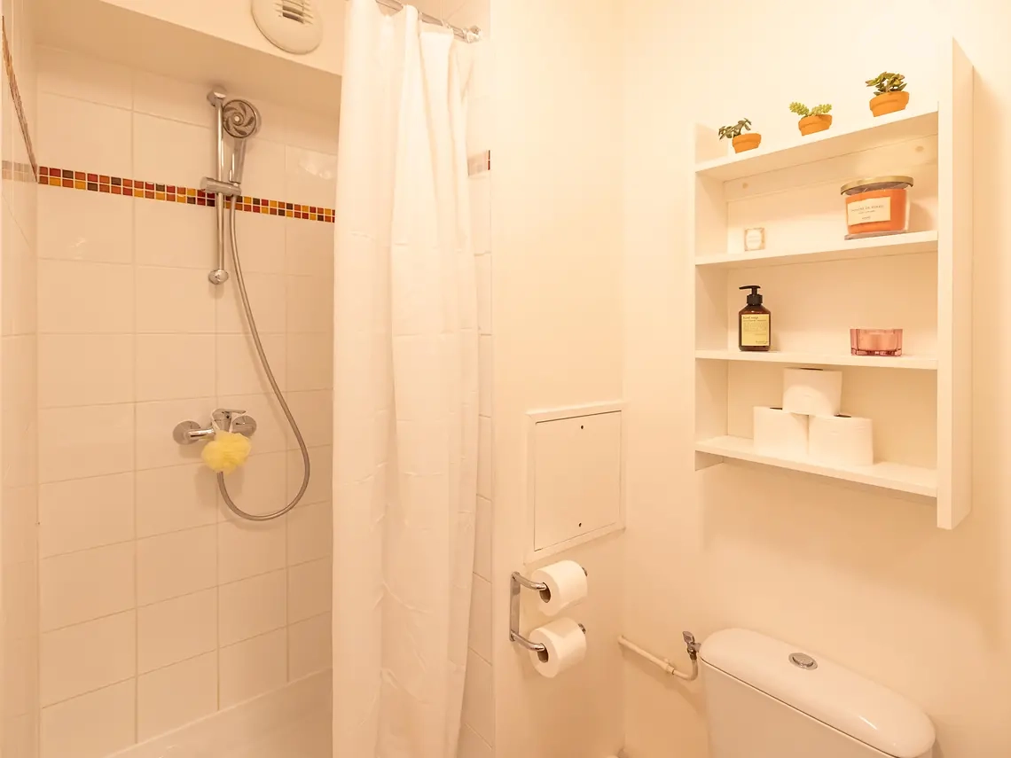 Three-Bedroom Apartment With Balcony - 5
