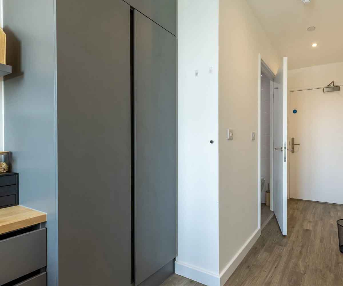 Silver Ensuite - 3