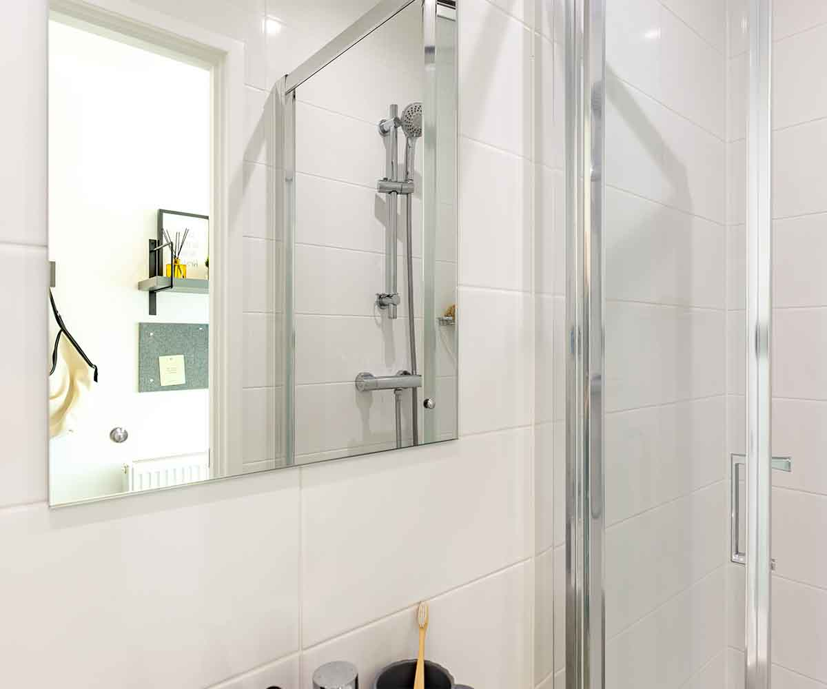 Silver Ensuite - 2
