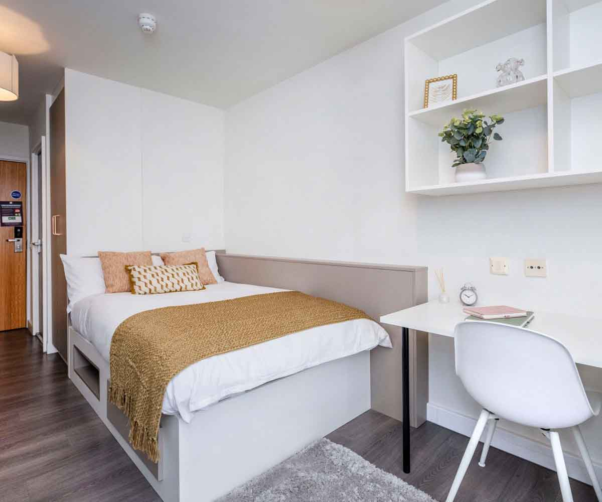 Charles Morton Court - Rooms