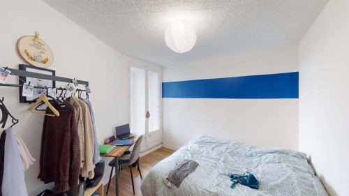Room in Square du Poitou, Brest for 96 m² with 4 bedrooms