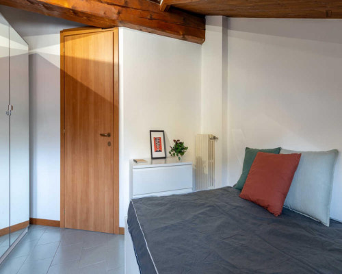 Cozy single bedroom near the LUM School of Management