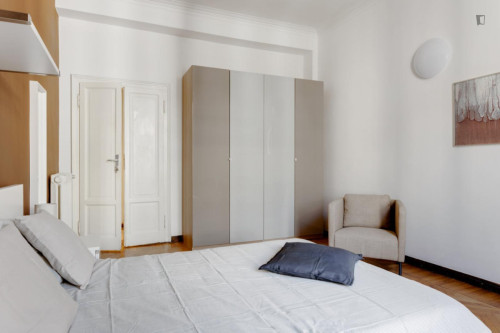 Welcoming double bedroom near the Milan Business School (UIBS)