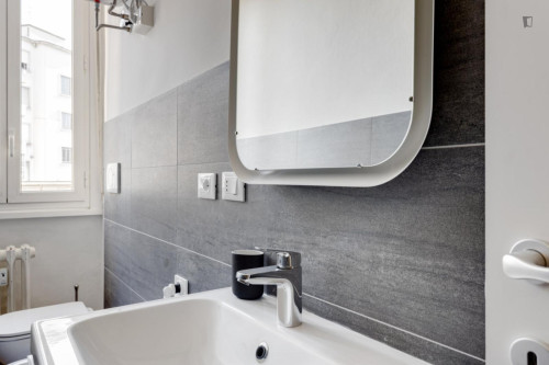 Welcoming double bedroom near the Milan Business School (UIBS) - Gallery - 4