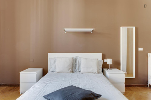 Welcoming double bedroom near the Milan Business School (UIBS)