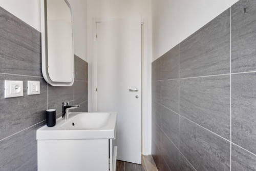 Welcoming double bedroom near the Milan Business School (UIBS) - Gallery - 3