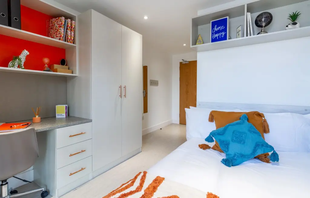 Deluxe Ensuite - 1
