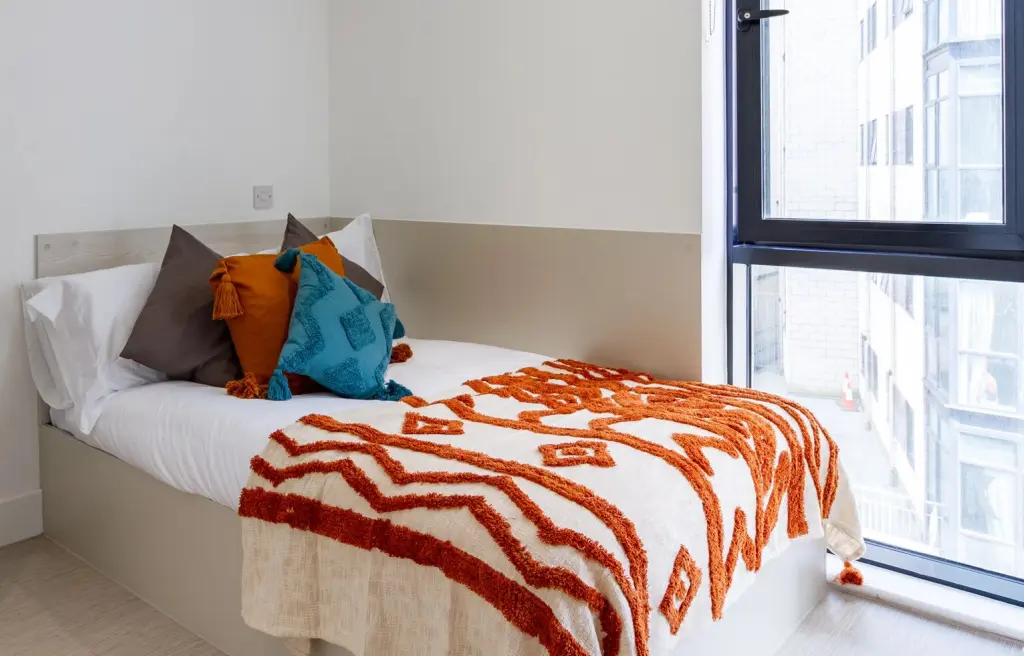 Premium City View Ensuite - 1