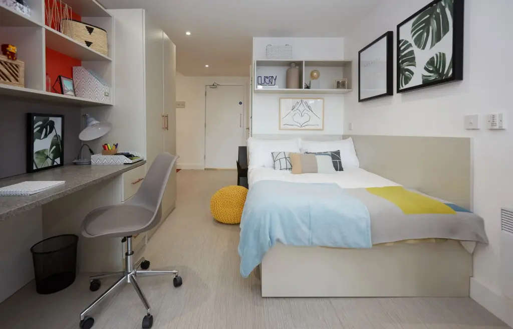 Classic Ensuite - 1