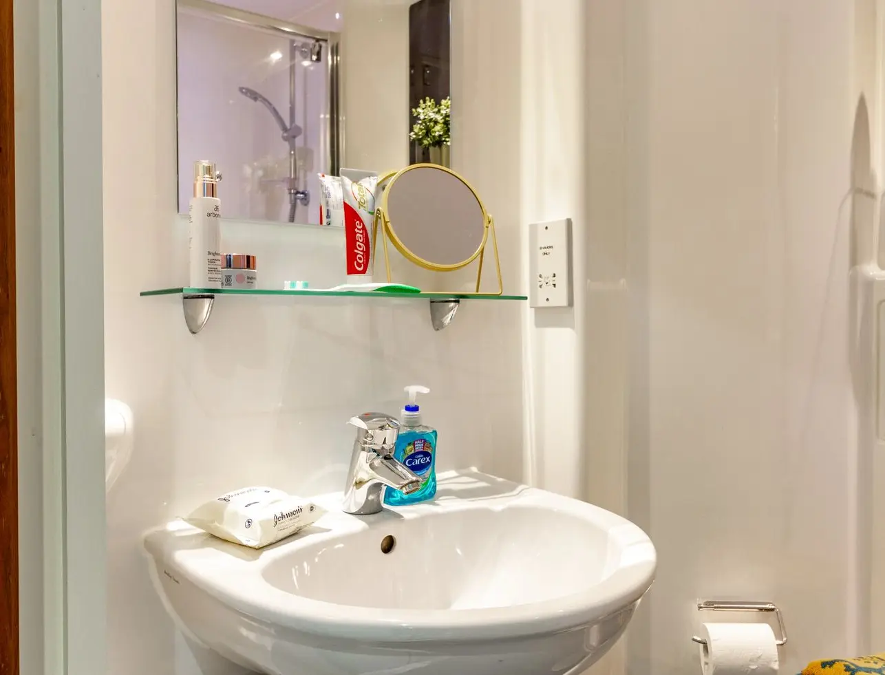 Standard Ensuite - 4
