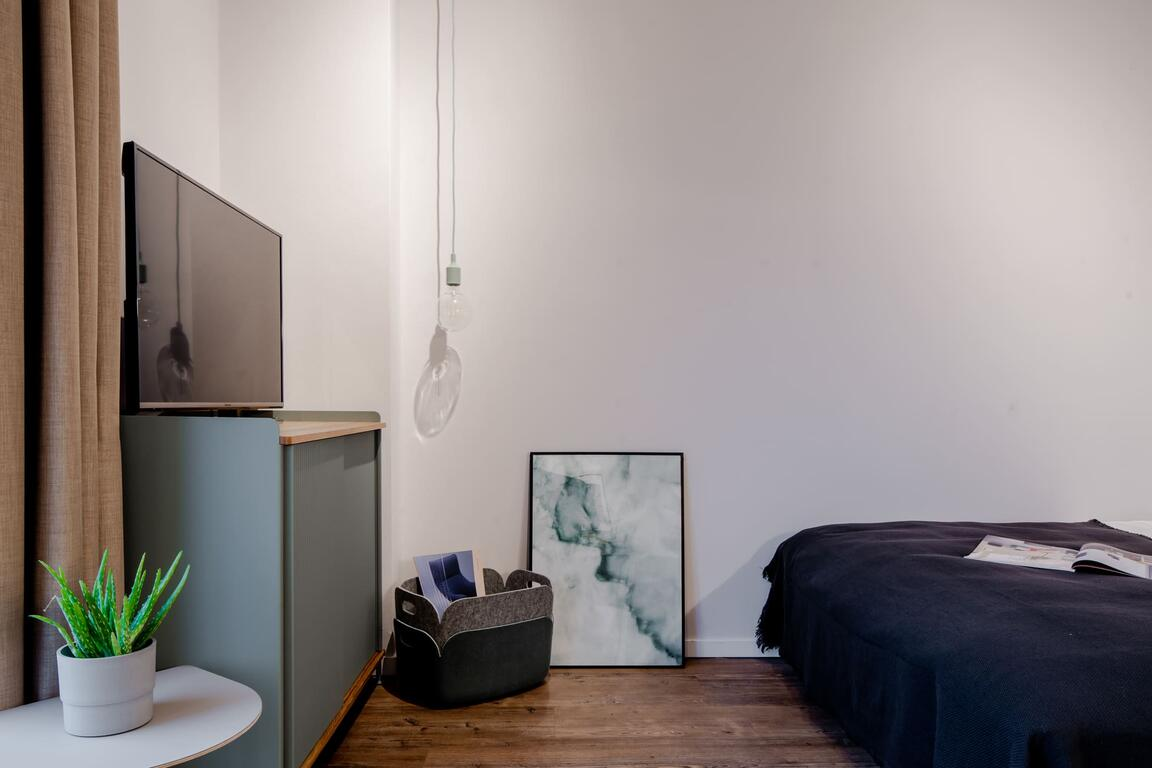 Studio Plus - 2