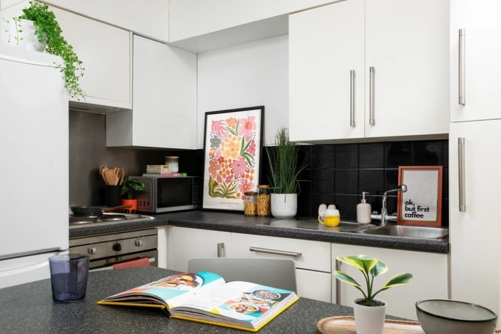  Large High Double Studio  -  Charlton Court  - Gallery -  2