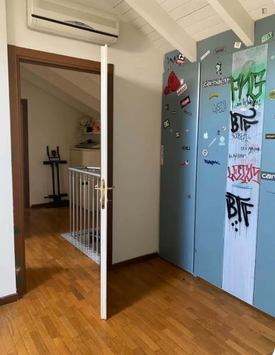 Room in Via Morandi, Novara for 160 m² with 4 bedrooms
