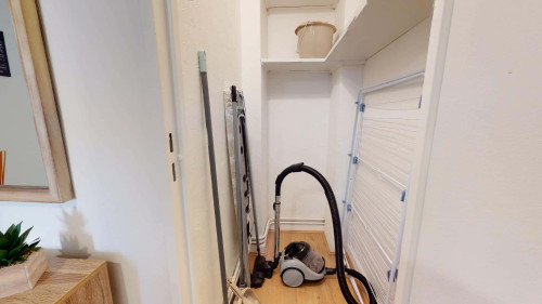 Room in Rue du Petit Revoyet, Oullins-Pierre-Bénite for 84 m² with 4 bedrooms - Gallery - 9