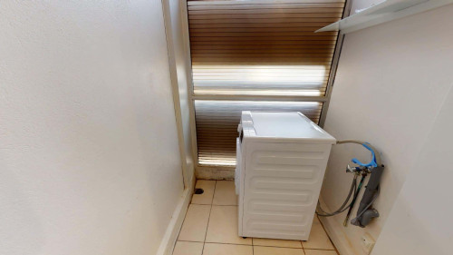 Room in Rue du Petit Revoyet, Oullins-Pierre-Bénite for 84 m² with 4 bedrooms