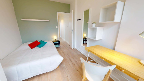 Room in Rue du Repos, Lyon for 101 m² with 5 bedrooms
