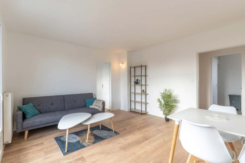 Room in Avenue Jean Jaurès, Pessac for 64 m² with 3 bedrooms