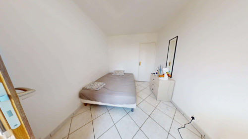 Room in Rue Federico Garcia Lorca, Grenoble for 63 m² with 3 bedrooms