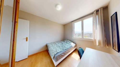 Room in Rue Federico Garcia Lorca, Grenoble for 63 m² with 3 bedrooms