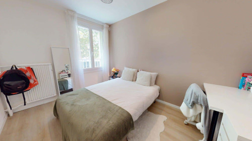 Room in Avenue Washington, Grenoble for 72 m² with 3 bedrooms