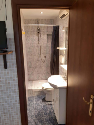 Apartment in Via Pianoro, Roma for 27 m² - Gallery - 6