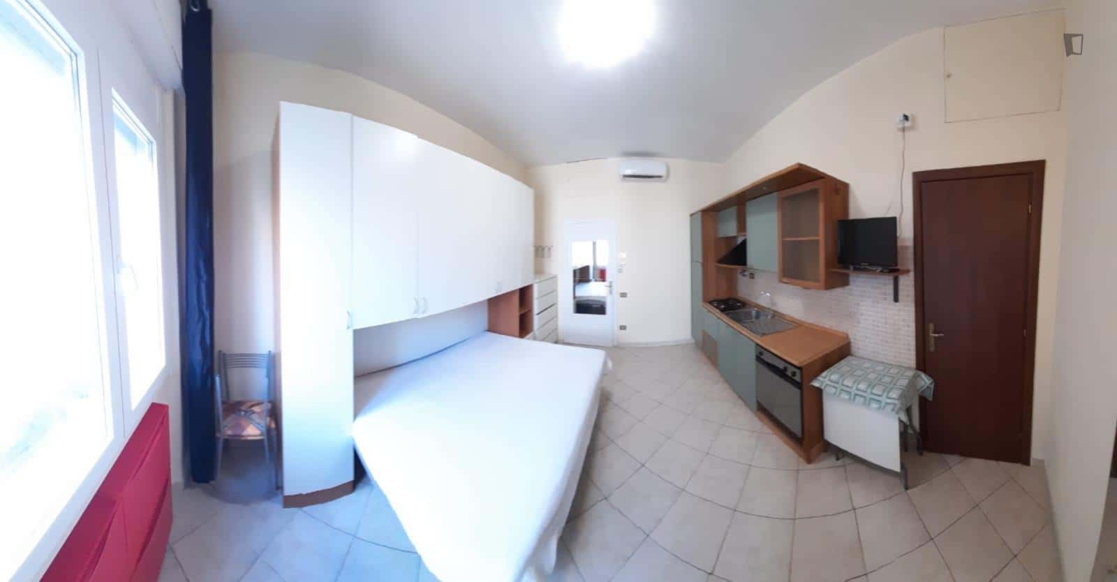 Apartment In Via Pianoro, Roma For 27 M² - 1