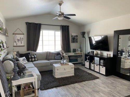 Small Private Room in Family Home - Gallery - 2