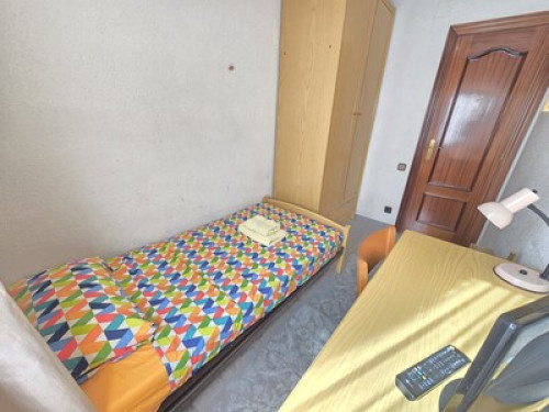 Cozy Room for Rent in a Quiet Neigh