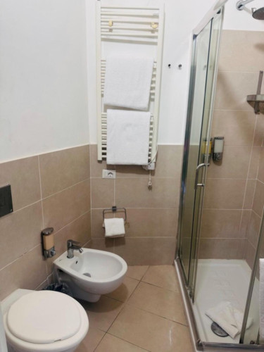 2-Bedroom Apartment in Rome - Gallery - 5