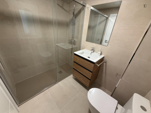 Wonderful bedroom in Vigo in a 4 bedroom apartment - Gallery - 6