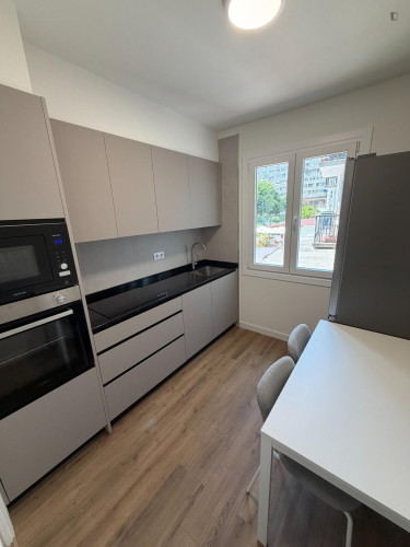 Wonderful bedroom in Vigo in a 4 bedroom apartment