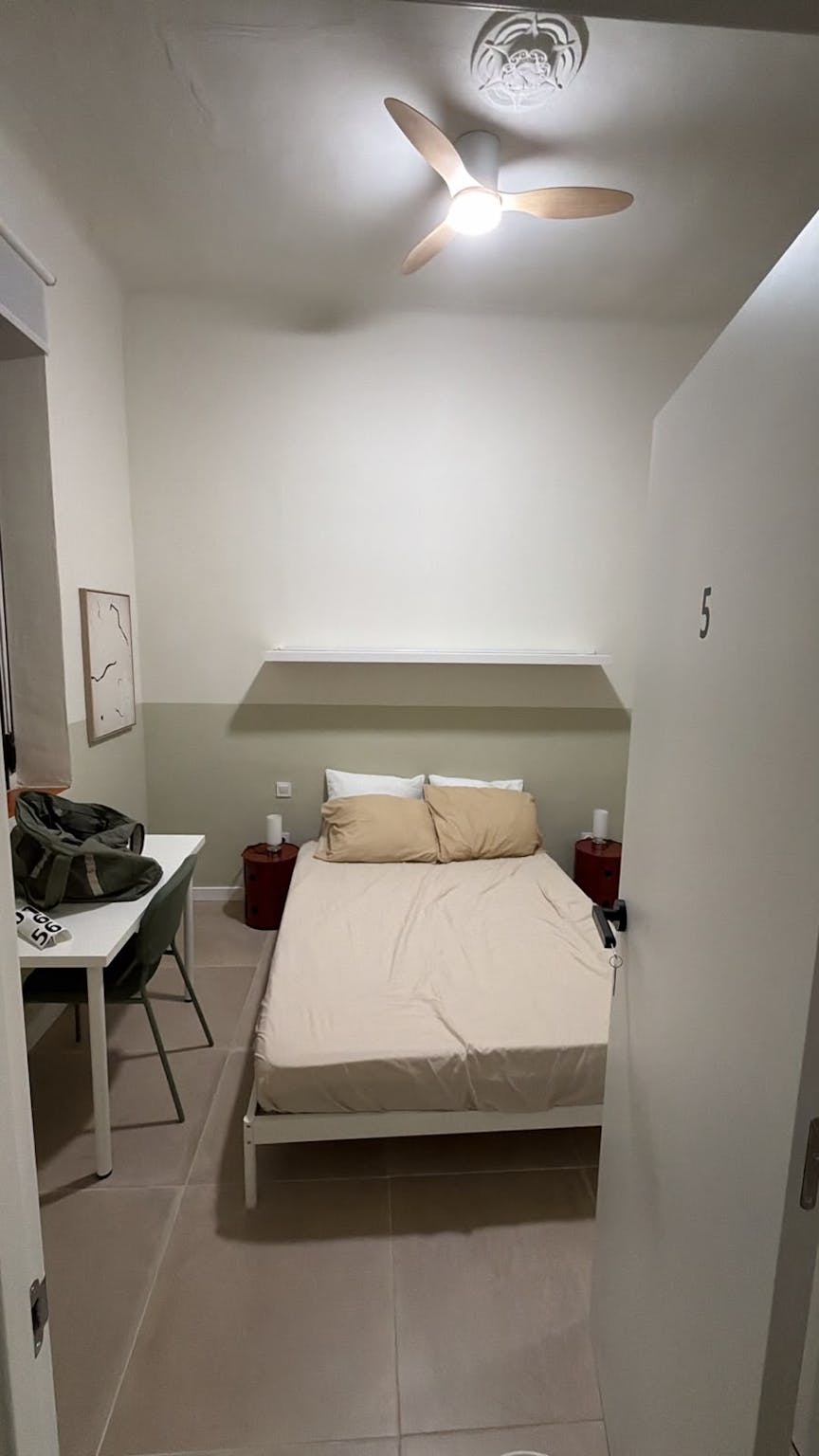 Private Room - 1