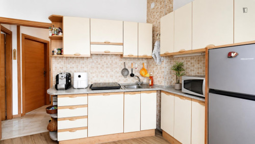 Double bedroom, with balcony, in 3-bedroom apartment - Gallery - 5