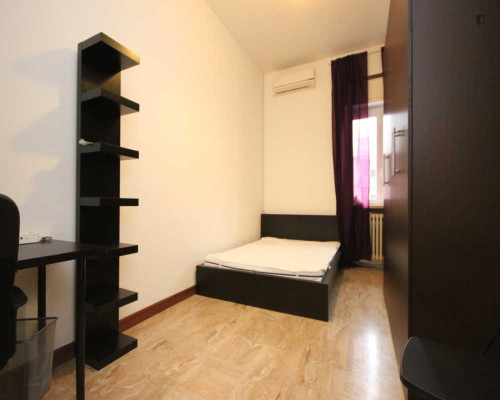 Homely single bedroom near Università Bocconi