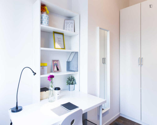 Bright double bedroom near the Gambara subway station - Gallery - 6