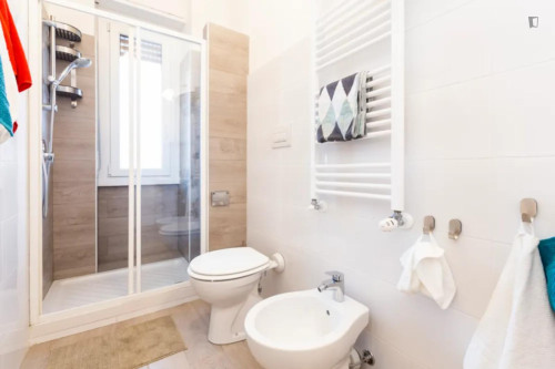 Grand double bedroom in Porta Vittoria - XII Marzo - Gallery - 3
