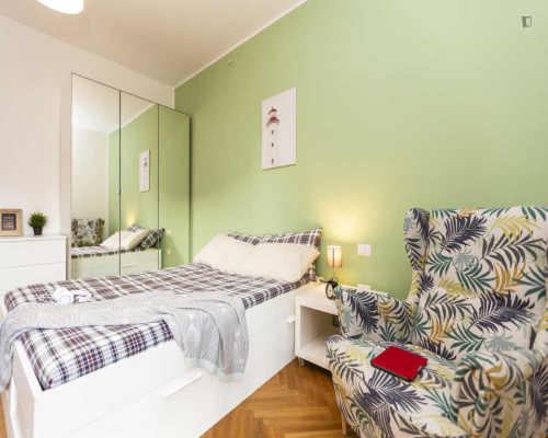 Grand double bedroom in Porta Vittoria - XII Marzo