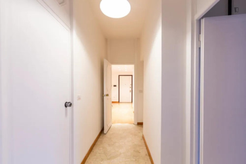 Inviting double bedroom in Porta Vittoria - XII Marzo - Gallery - 4