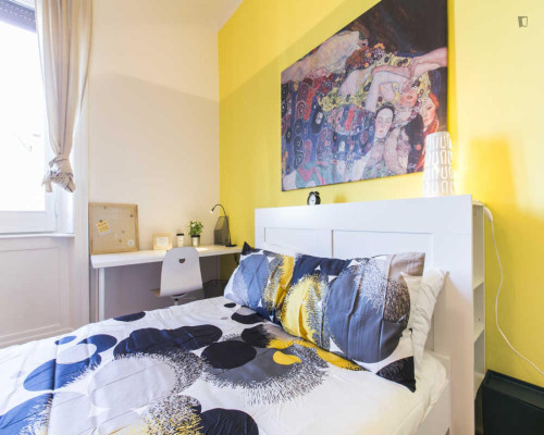 Welcoming double bedroom near the Polytechnic University (Campus Bovisa Durando)