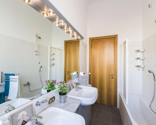 Welcoming double bedroom near the Polytechnic University (Campus Bovisa Durando) - Gallery - 13