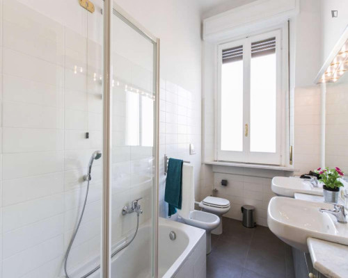 Welcoming double bedroom near the Polytechnic University (Campus Bovisa Durando) - Gallery - 11