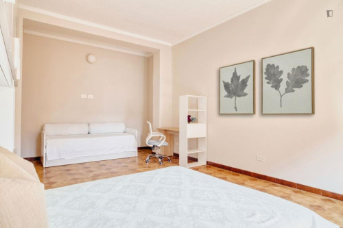 Inviting double bedroom in Affori