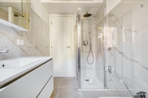 Inviting double bedroom in Affori - Gallery - 3